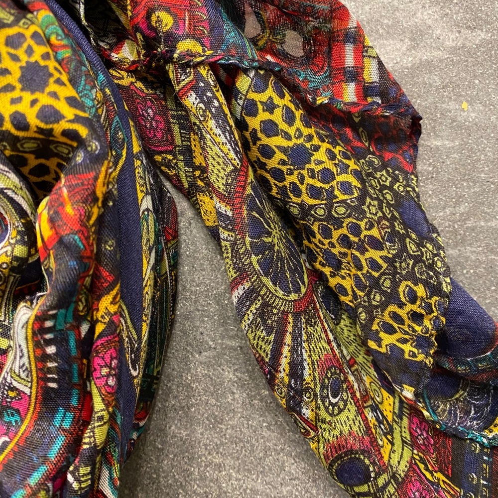 Patterned Scarf - Picture 3 of 10